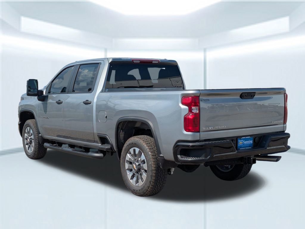 2026 Chevrolet Silverado 2500HD Custom photo 2