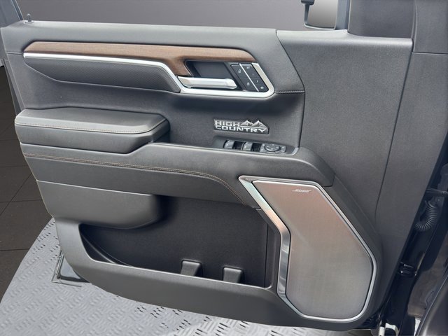 2024 Chevrolet Silverado 1500 High Country photo 13