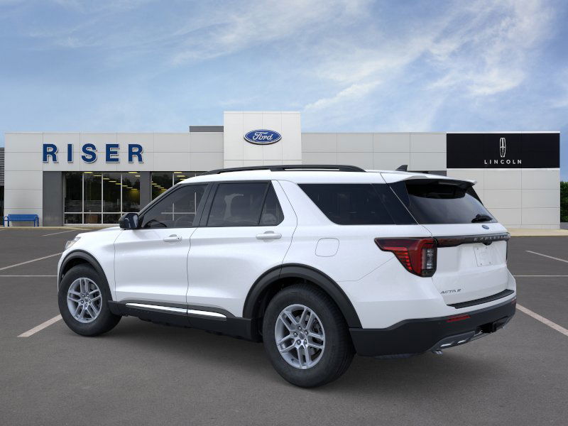 2025 Ford Explorer photo 4