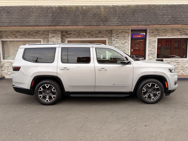 2023 Jeep Wagoneer Series III photo 4