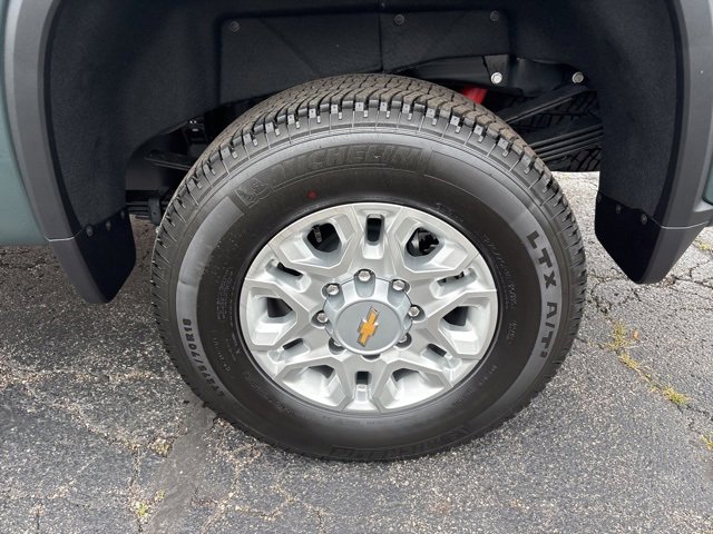 2025 Chevrolet Silverado 3500HD LT photo 9