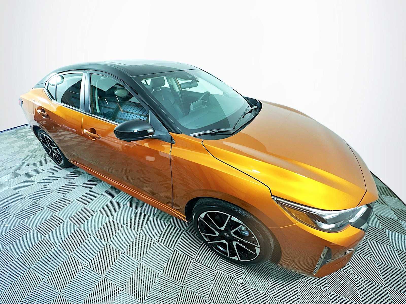 2024 Nissan Sentra SR photo 3