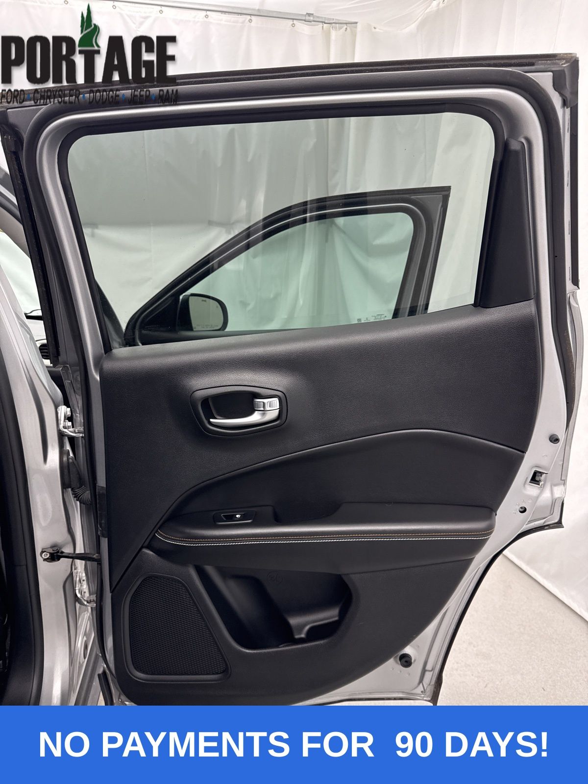 2018 Jeep Compass Latitude photo 28