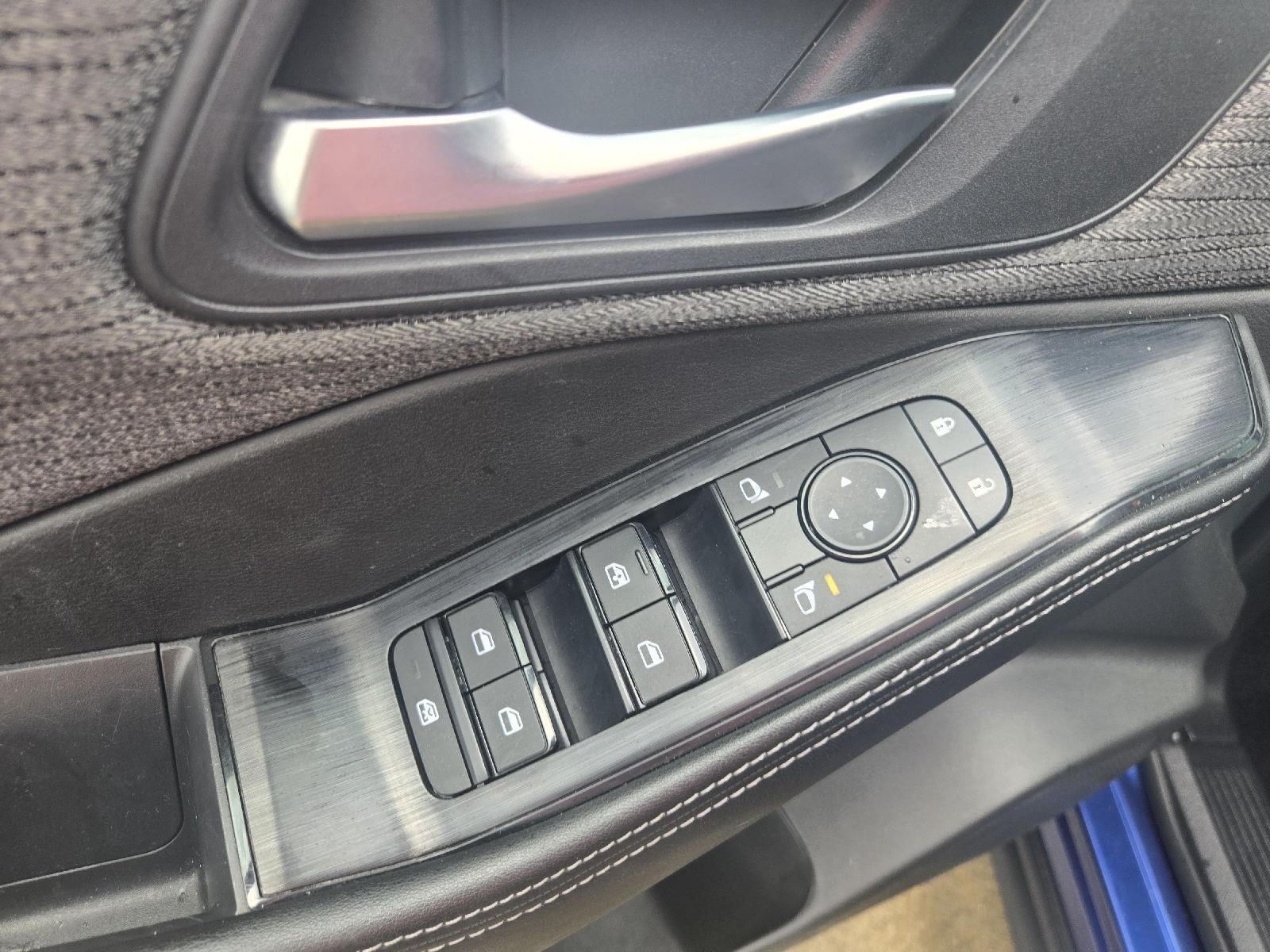 2023 Nissan Rogue SV photo 12