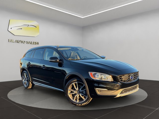 2017 Volvo V60 Base's photo