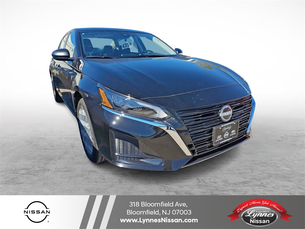 2025 Nissan Altima SV's photo