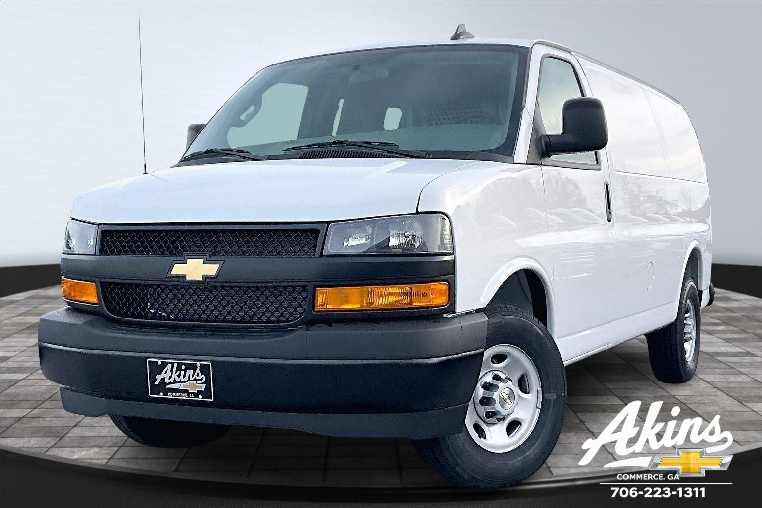 2025 Chevrolet Express Base's photo