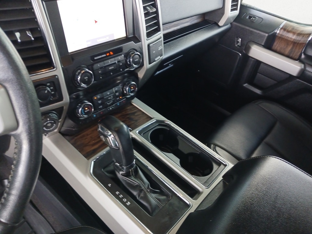 2020 Ford F-150 Lariat photo 24