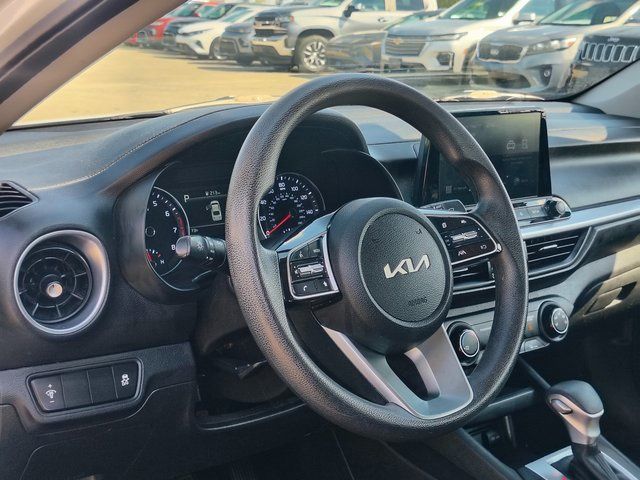 2022 Kia Forte LXS photo 14