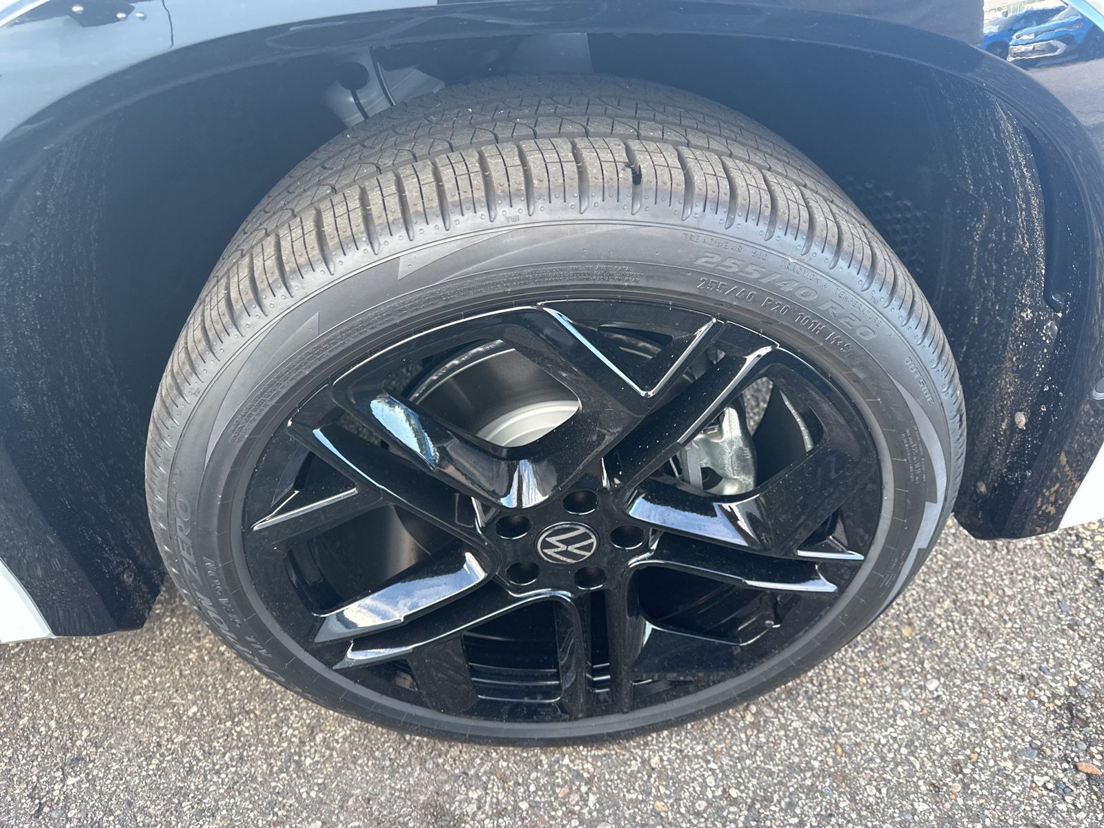 2026 Volkswagen Tiguan SE R-Line Black photo 4