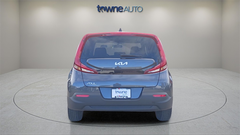 2022 Kia Soul LX photo 3