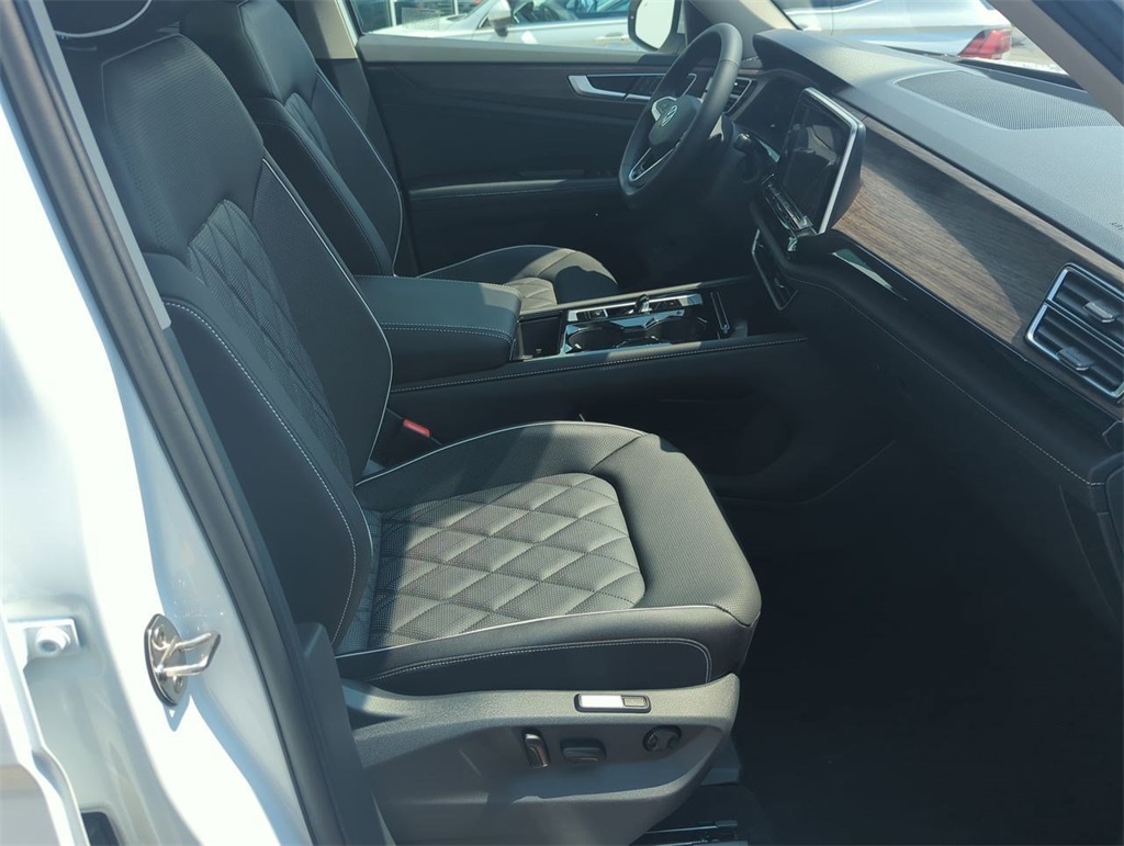 2025 Volkswagen Atlas SEL Premium R-Line photo 26
