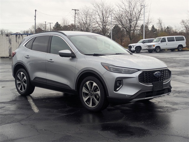 2023 Ford Escape Platinum photo 4