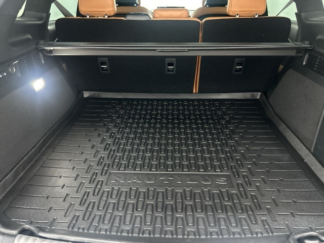 2022 Lincoln Nautilus Black Label photo 25