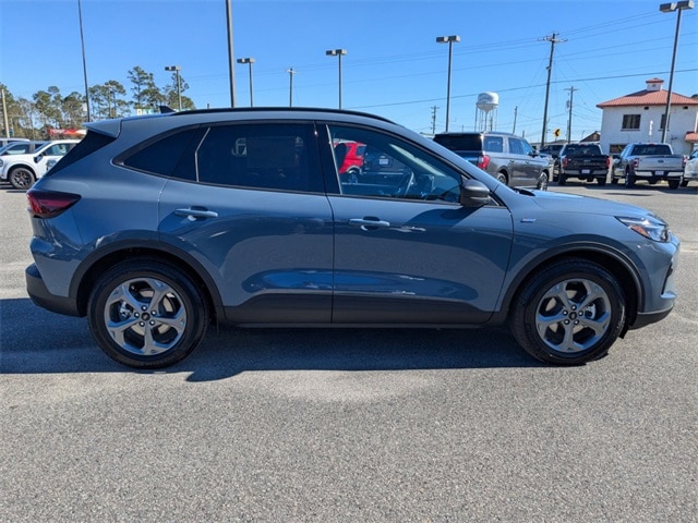 2025 Ford Escape ST-Line photo 3