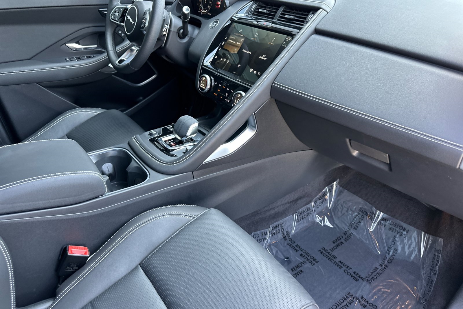 2024 Jaguar E-PACE R-Dynamic SE photo 15