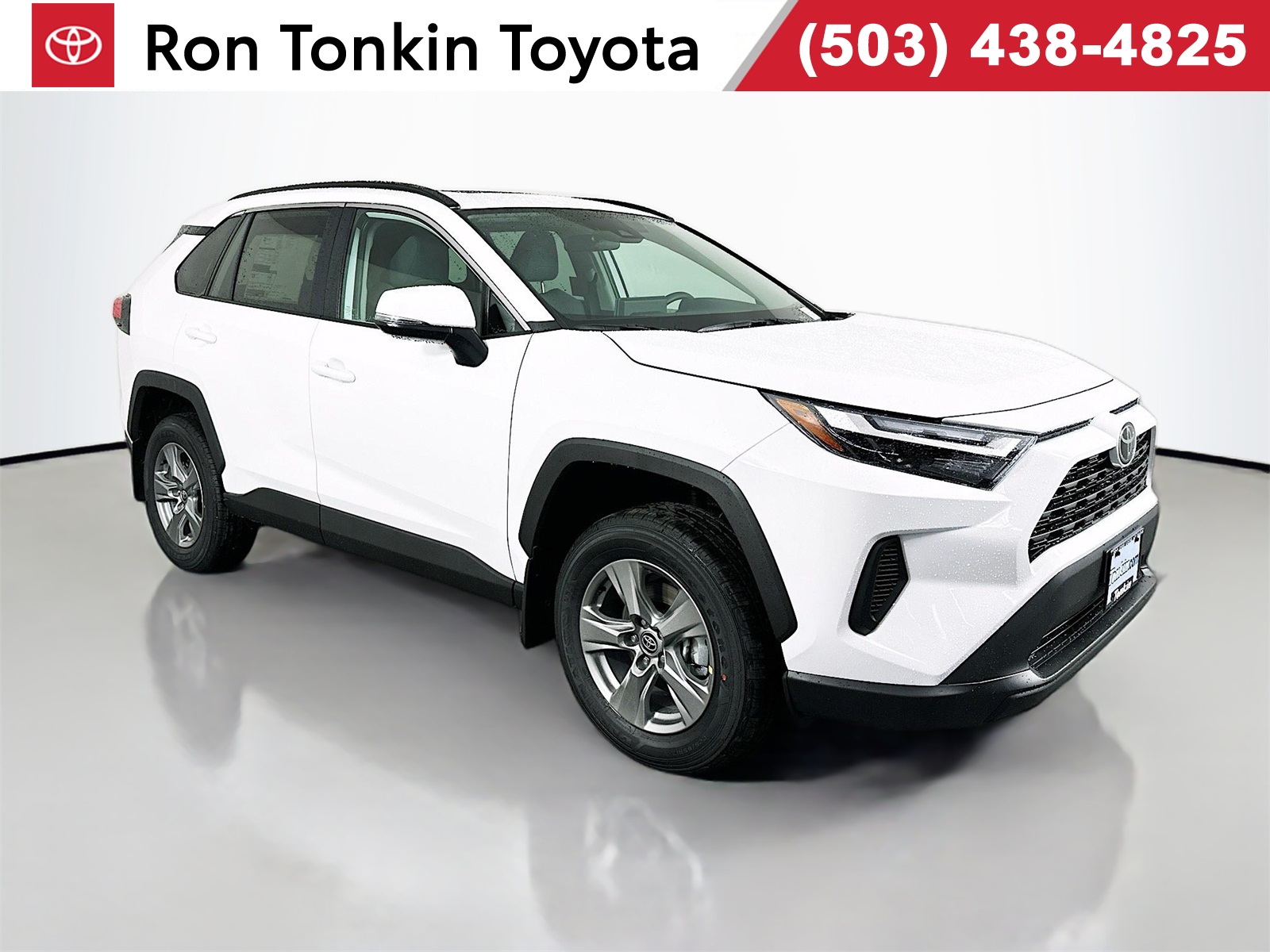 2025 Toyota RAV4 XLE's photo