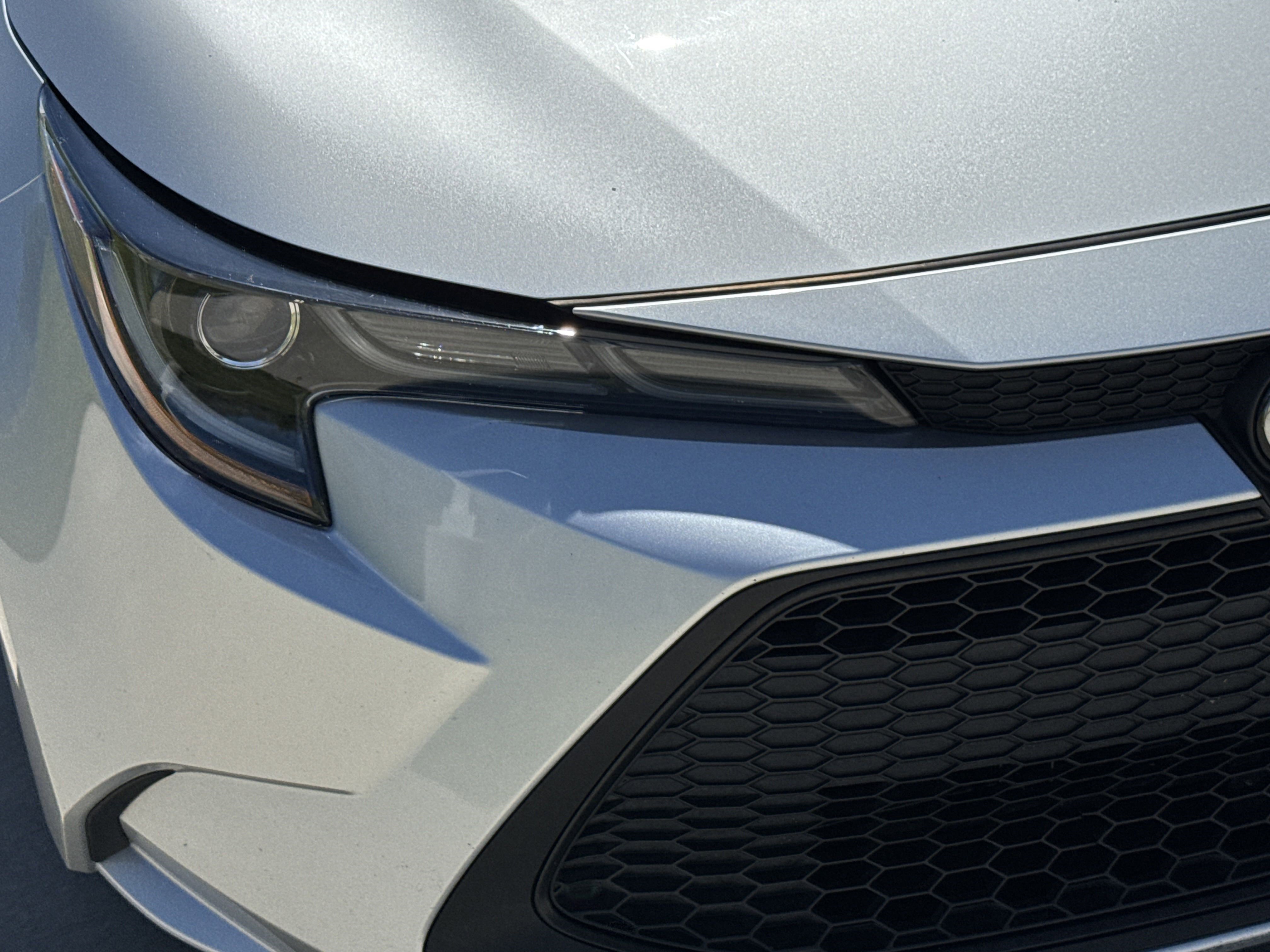 2022 Toyota Corolla Hybrid LE photo 8