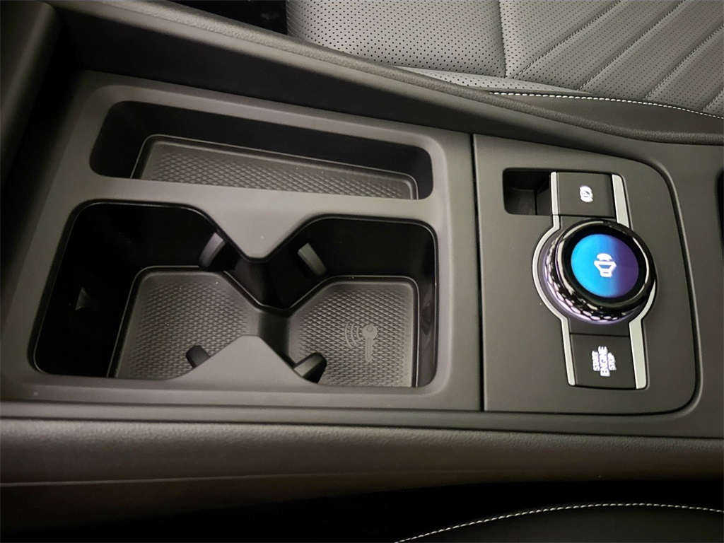 2025 Volkswagen Tiguan SE photo 32