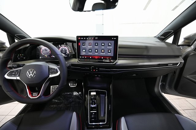2025 Volkswagen Golf GTI SE photo 2