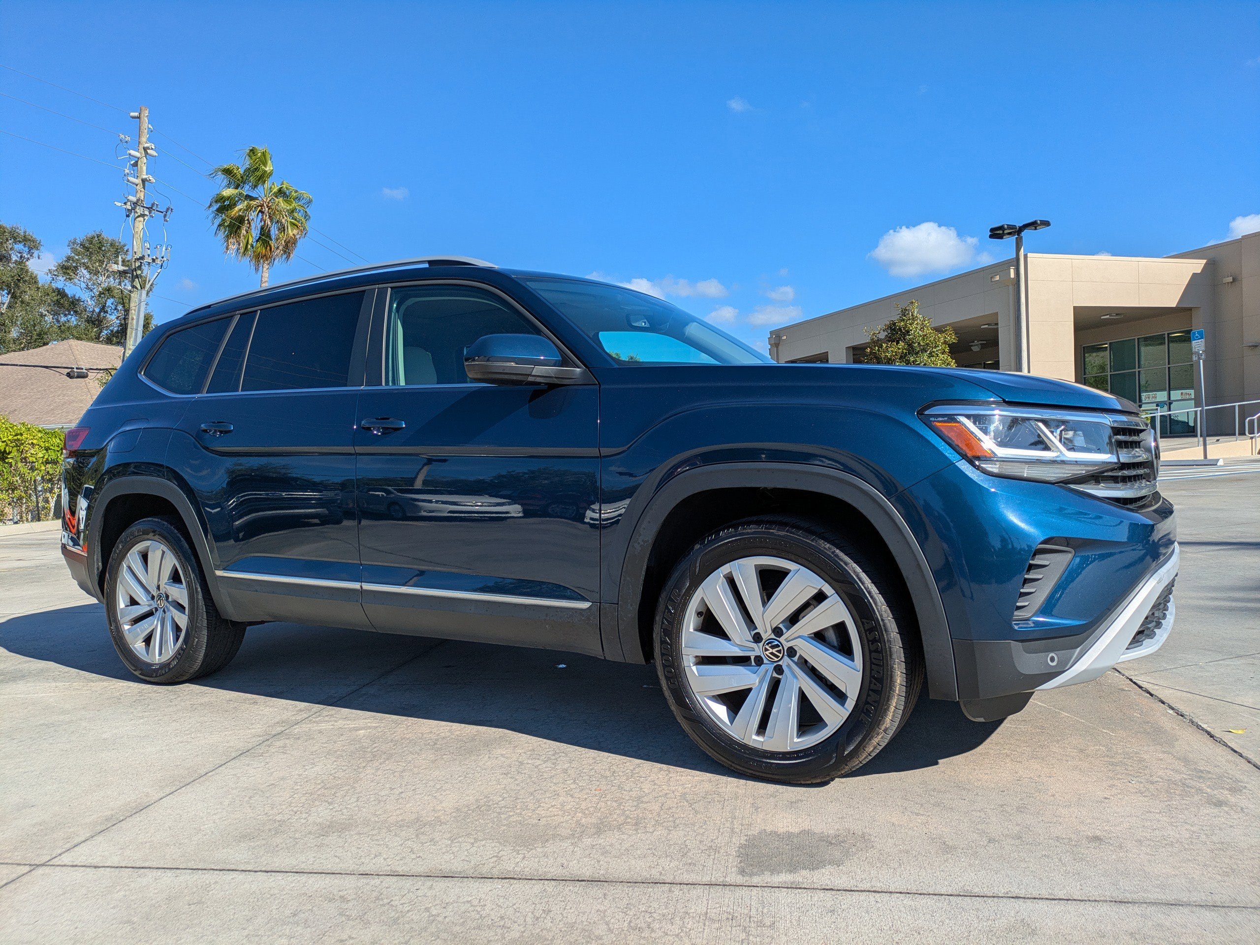 2021 Volkswagen Atlas SEL's photo