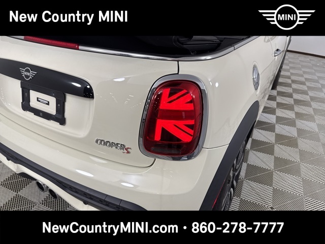 2023 Mini Cooper Convertible S photo 13