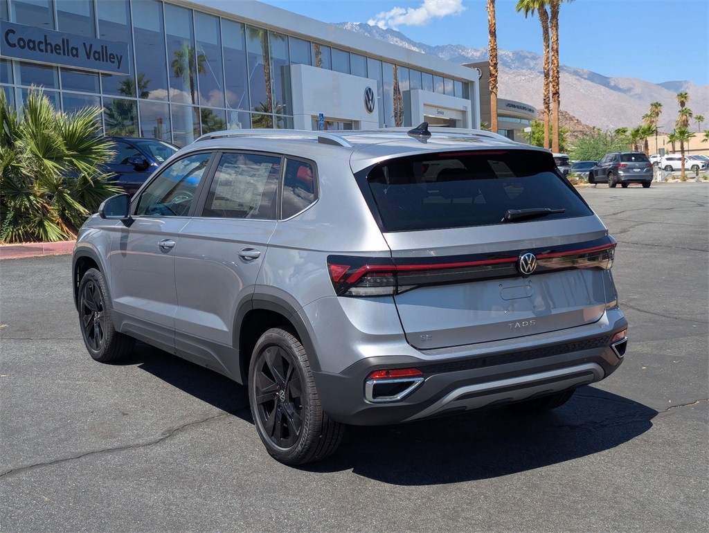2025 Volkswagen Taos SE photo 5