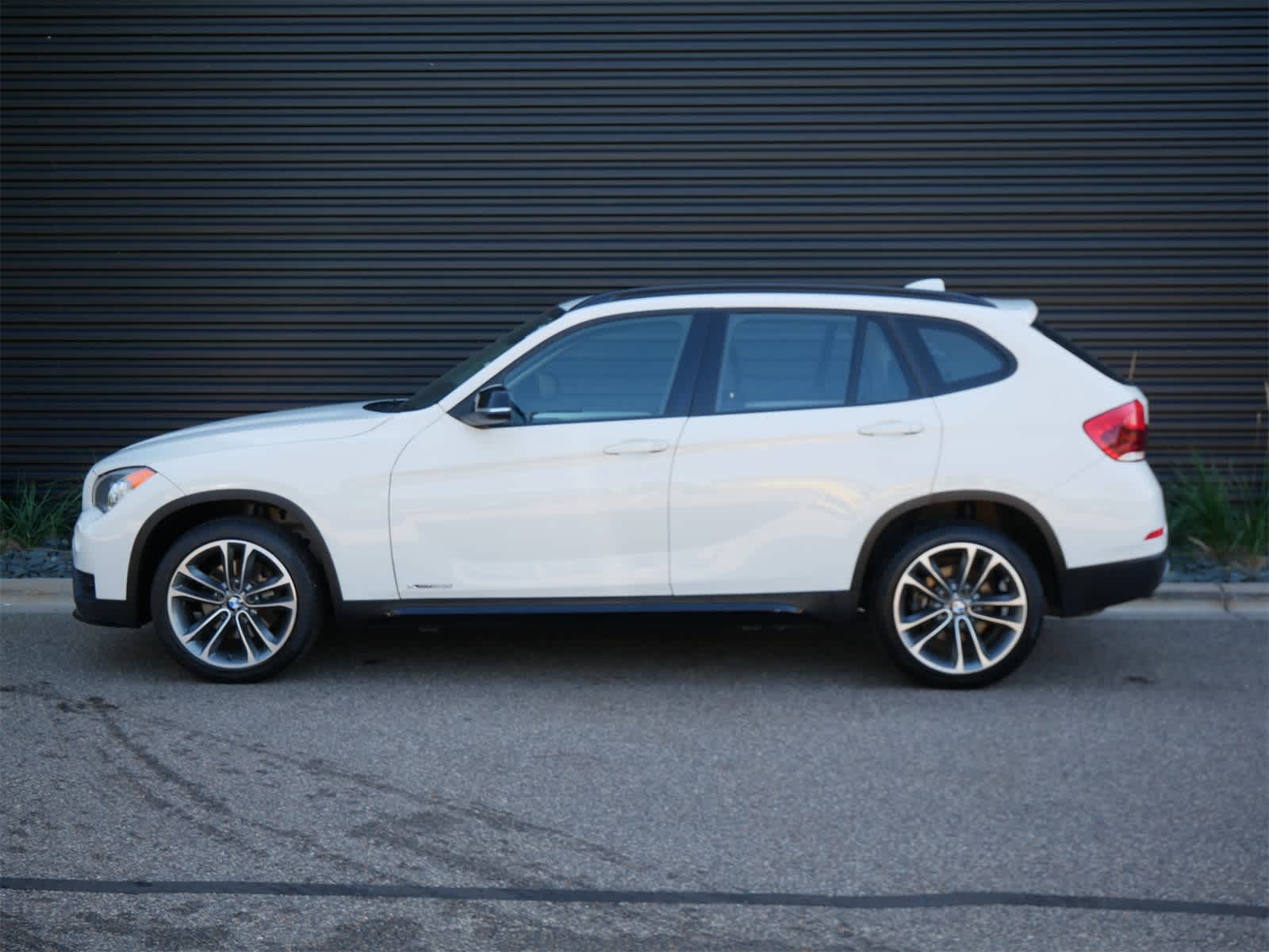 2015 Bmw X1 XDrive28i photo 2