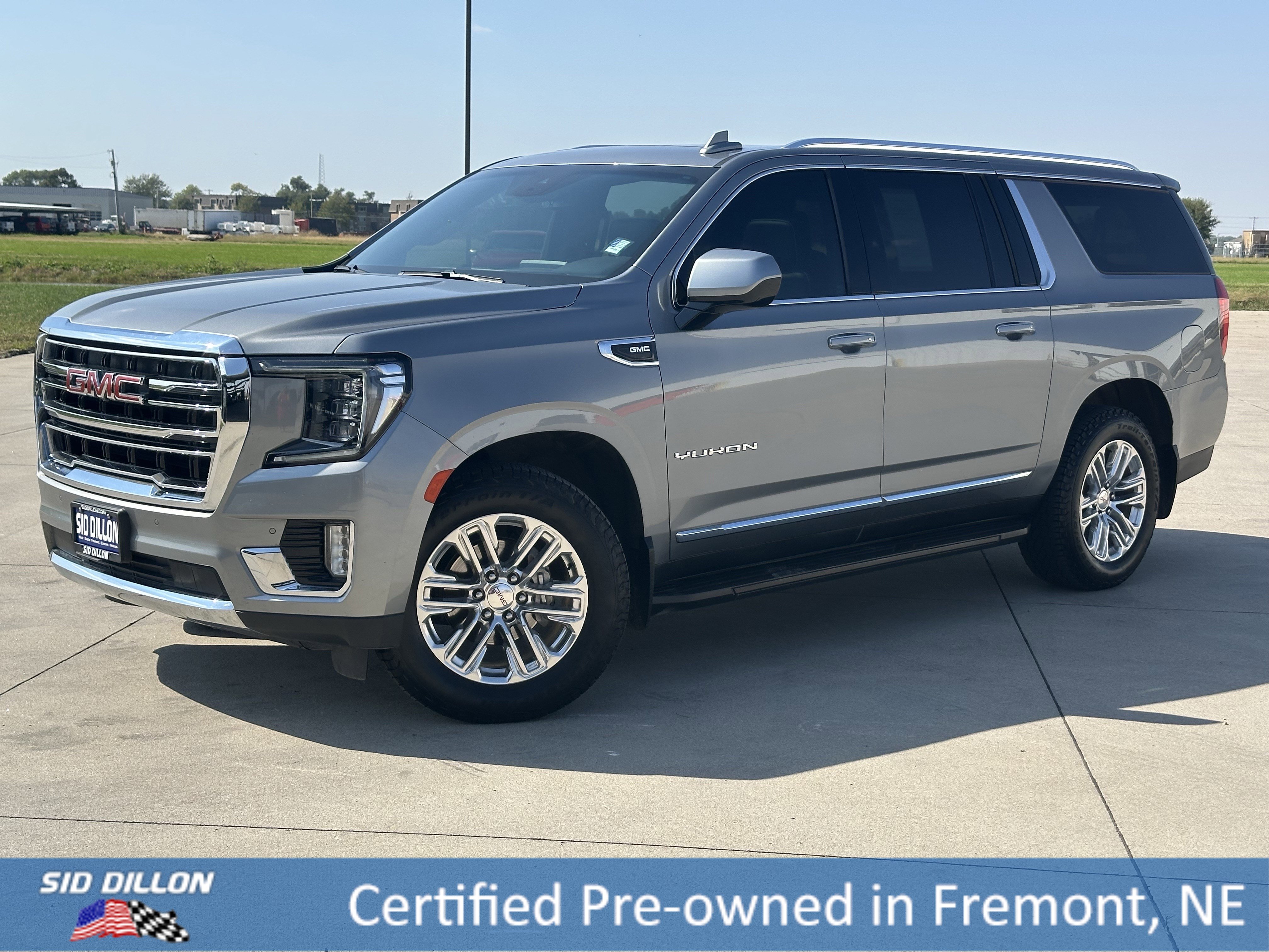 2023 GMC Yukon XL SLT's photo