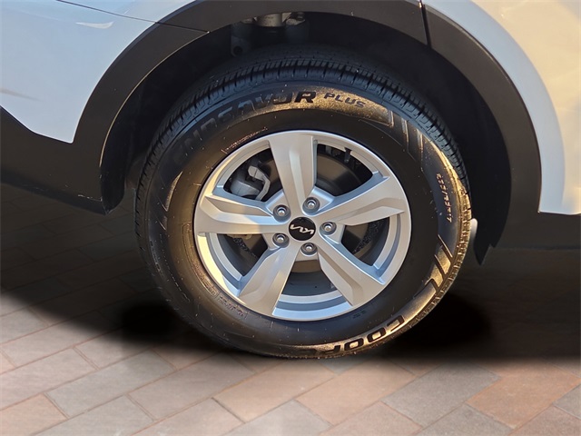 2023 Kia Sorento LX photo 4