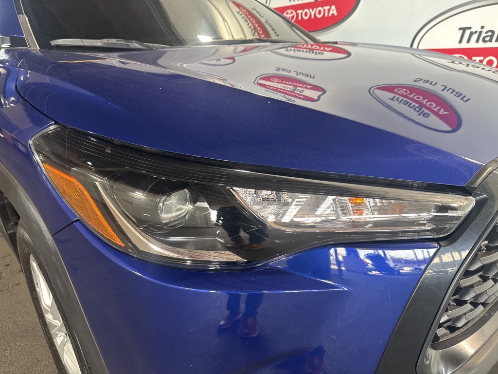 2023 Toyota Corolla Cross LE photo 10