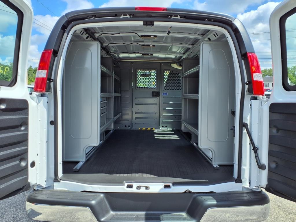 2025 Chevrolet Express Cargo 2500 photo 2