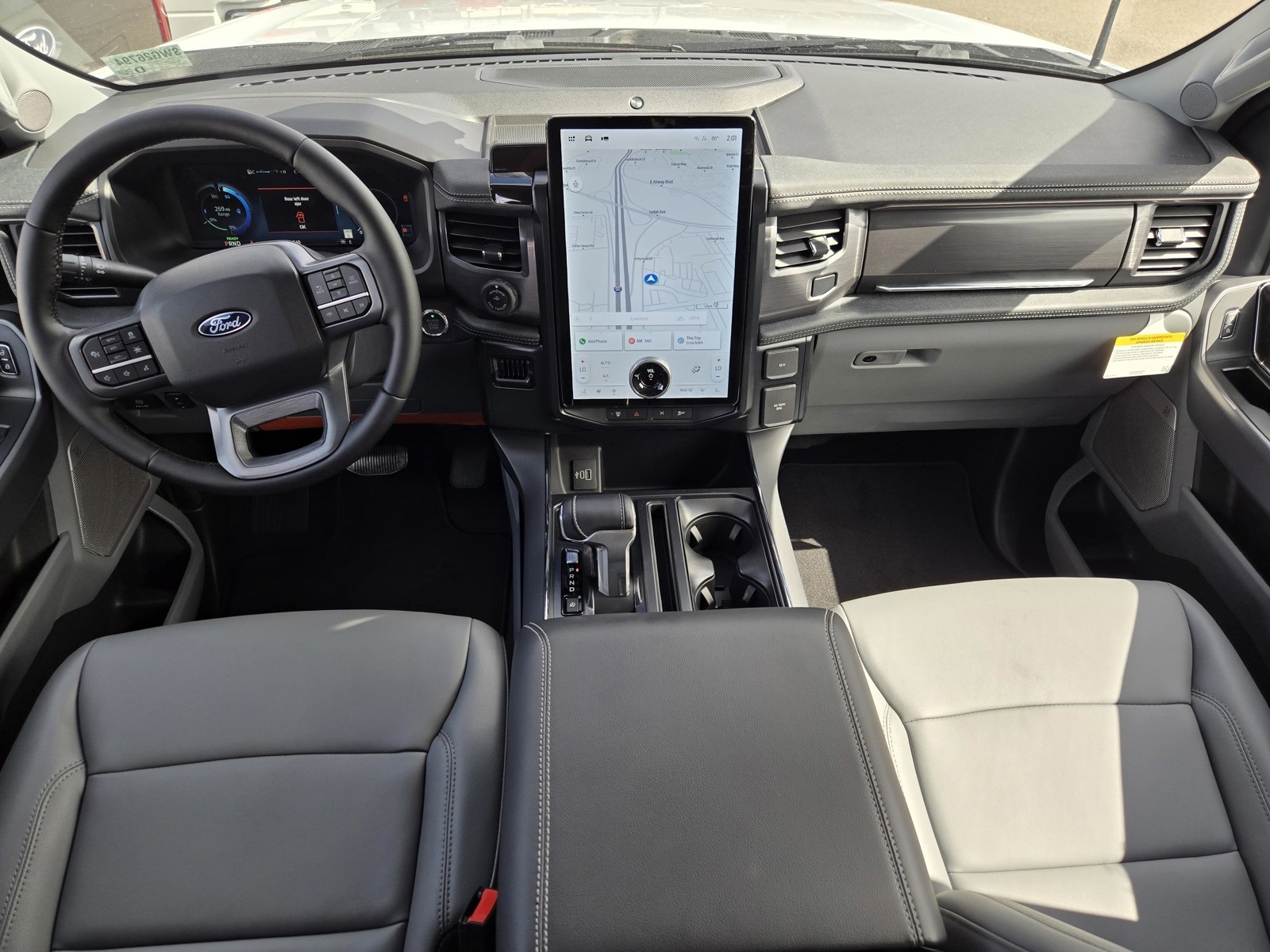 2025 Ford F-150 Lightning photo 8