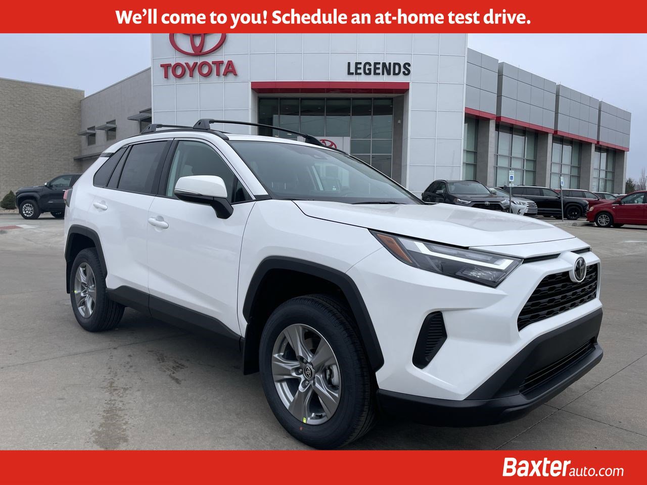 2025 Toyota RAV4 XLE's photo
