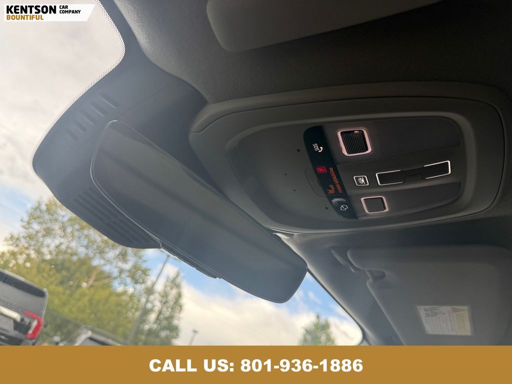 2023 Volvo XC40 AWD Ultimate photo 22