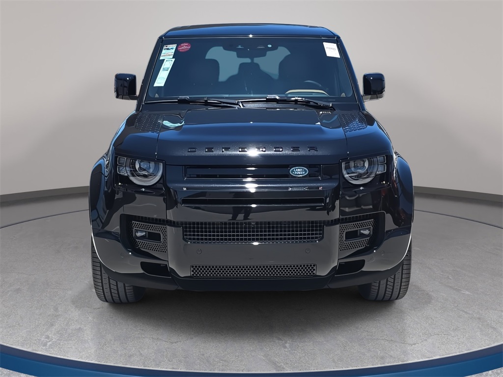 2025 Land Rover Defender 110 V8 photo 2