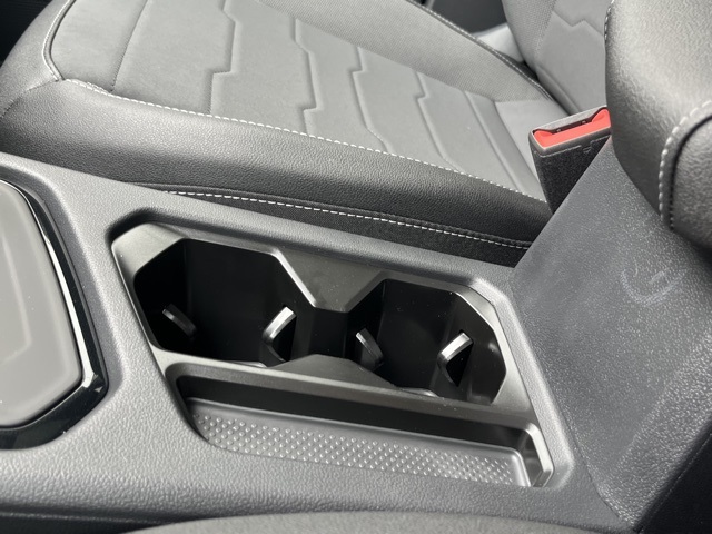2025 Volkswagen Taos SE photo 36
