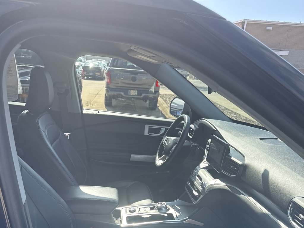 2022 Ford Explorer XLT photo 3