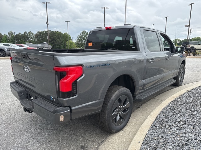 2025 Ford F-150 Lightning photo 10