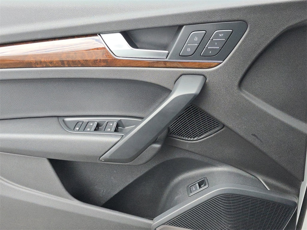 2018 Audi Q5 2.0T Premium Plus photo 15