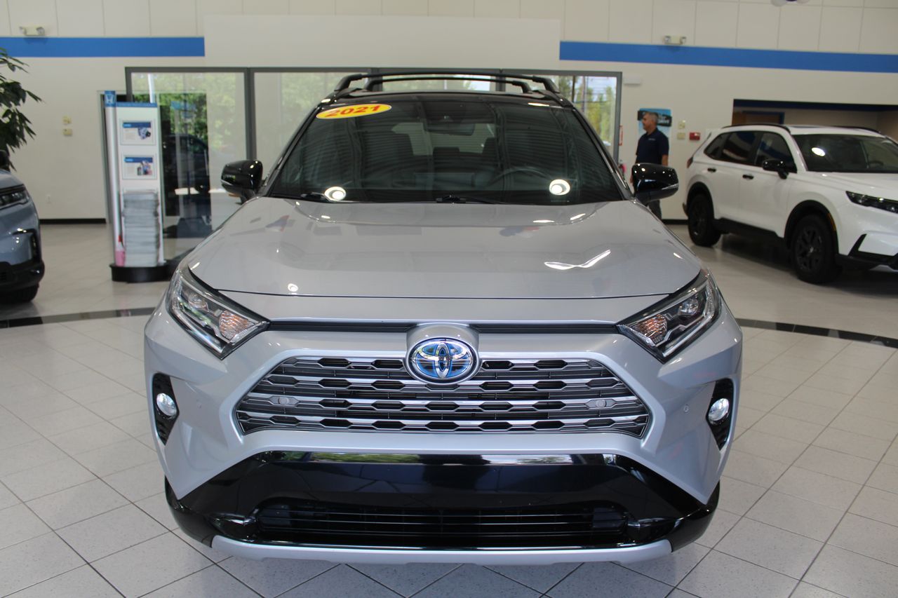 2021 Toyota RAV4 Hybrid XSE photo 2