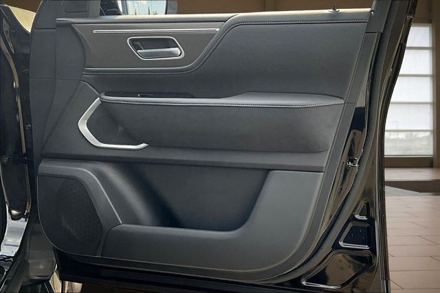 2026 Infiniti QX80 Luxe photo 17