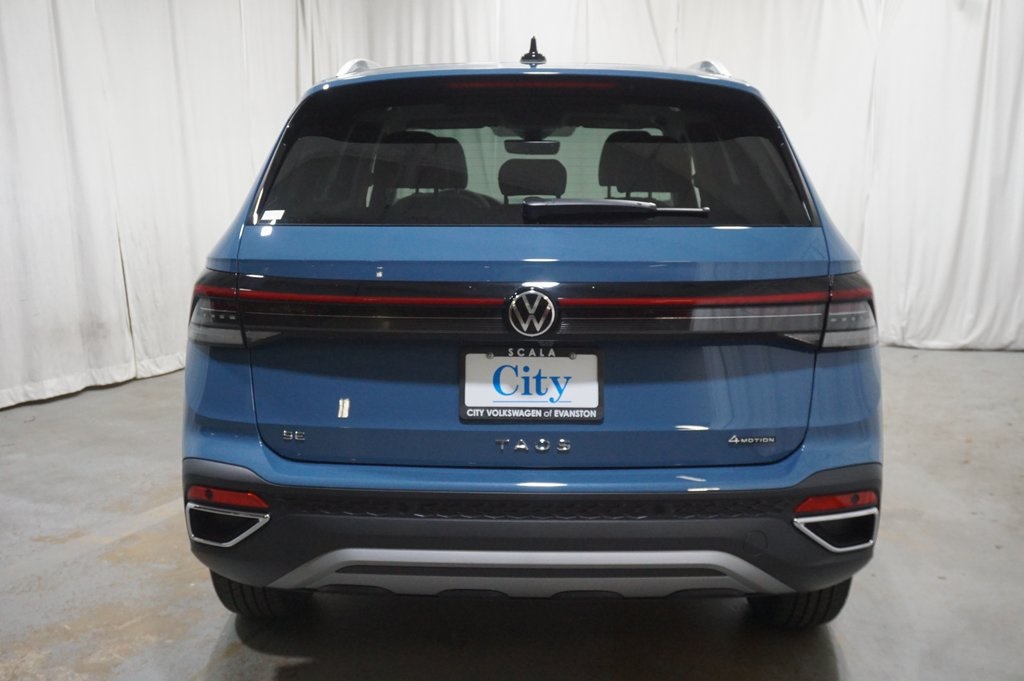 2025 Volkswagen Taos SE photo 3