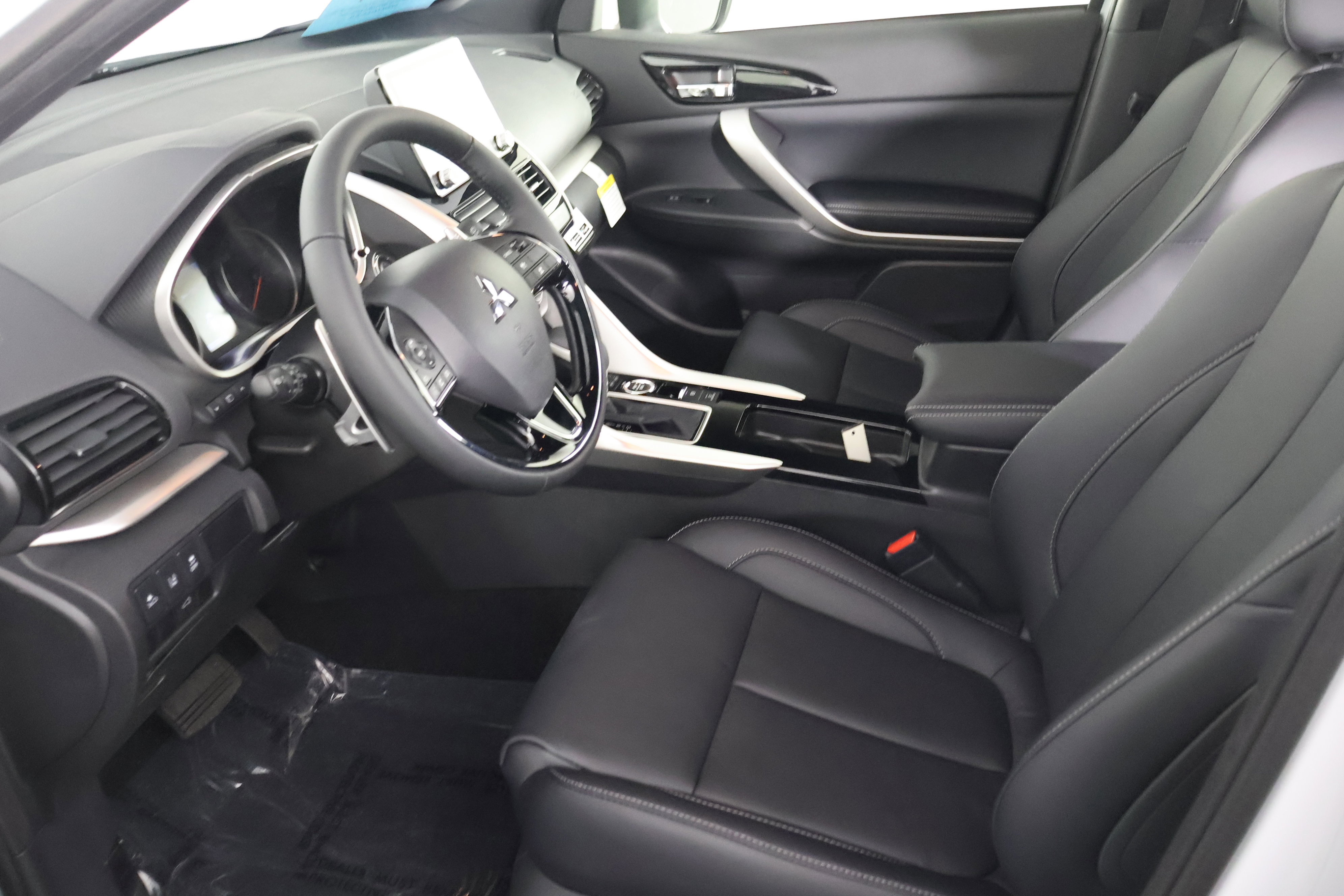 2025 Mitsubishi Eclipse Cross SEL photo 13