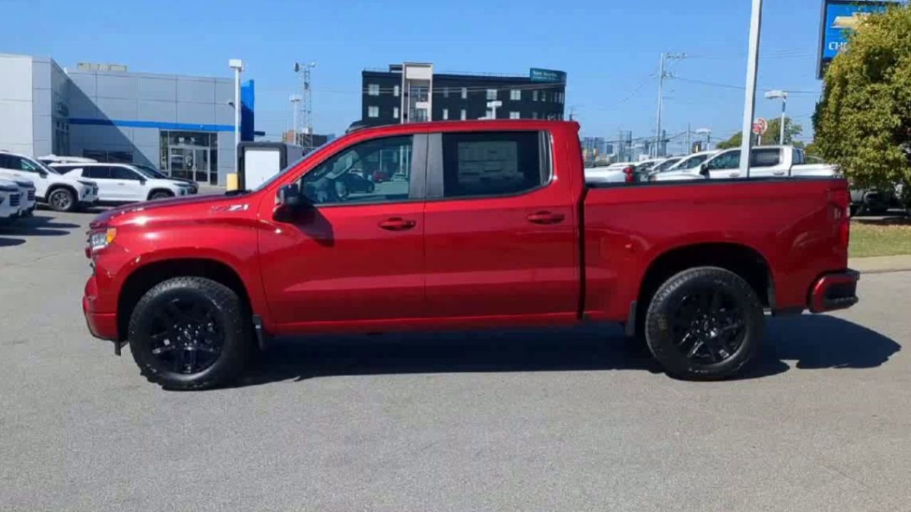 2026 Chevrolet Silverado 1500 RST photo 4