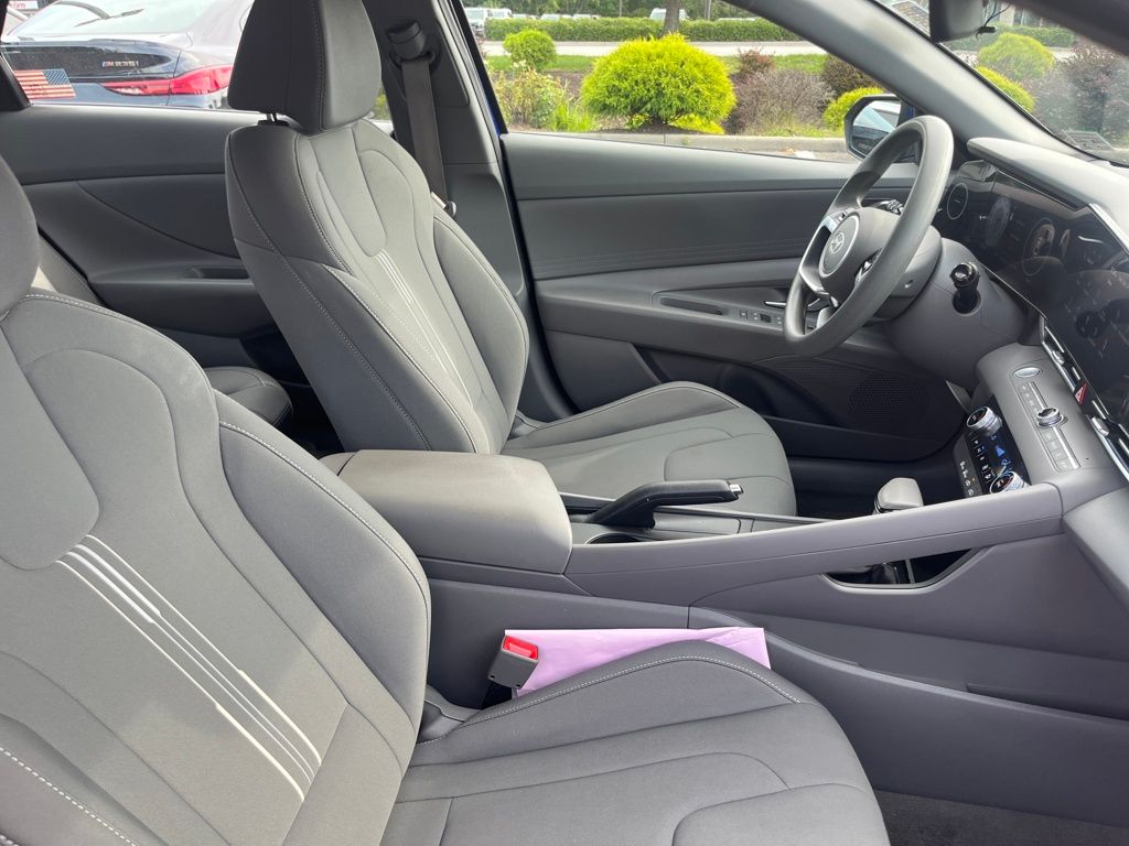 2024 Hyundai Elantra SEL photo 26