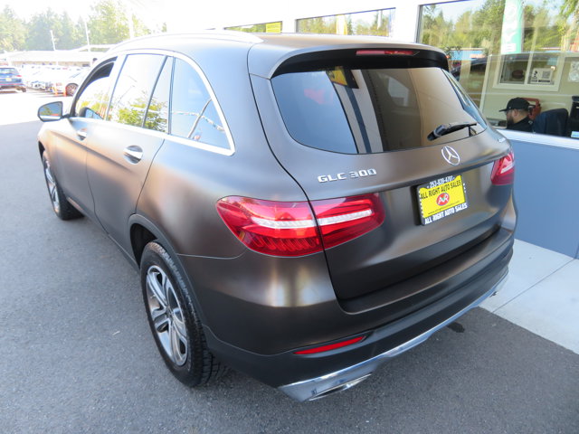 2018 Mercedes Benz GLC 300 4MATIC photo 3