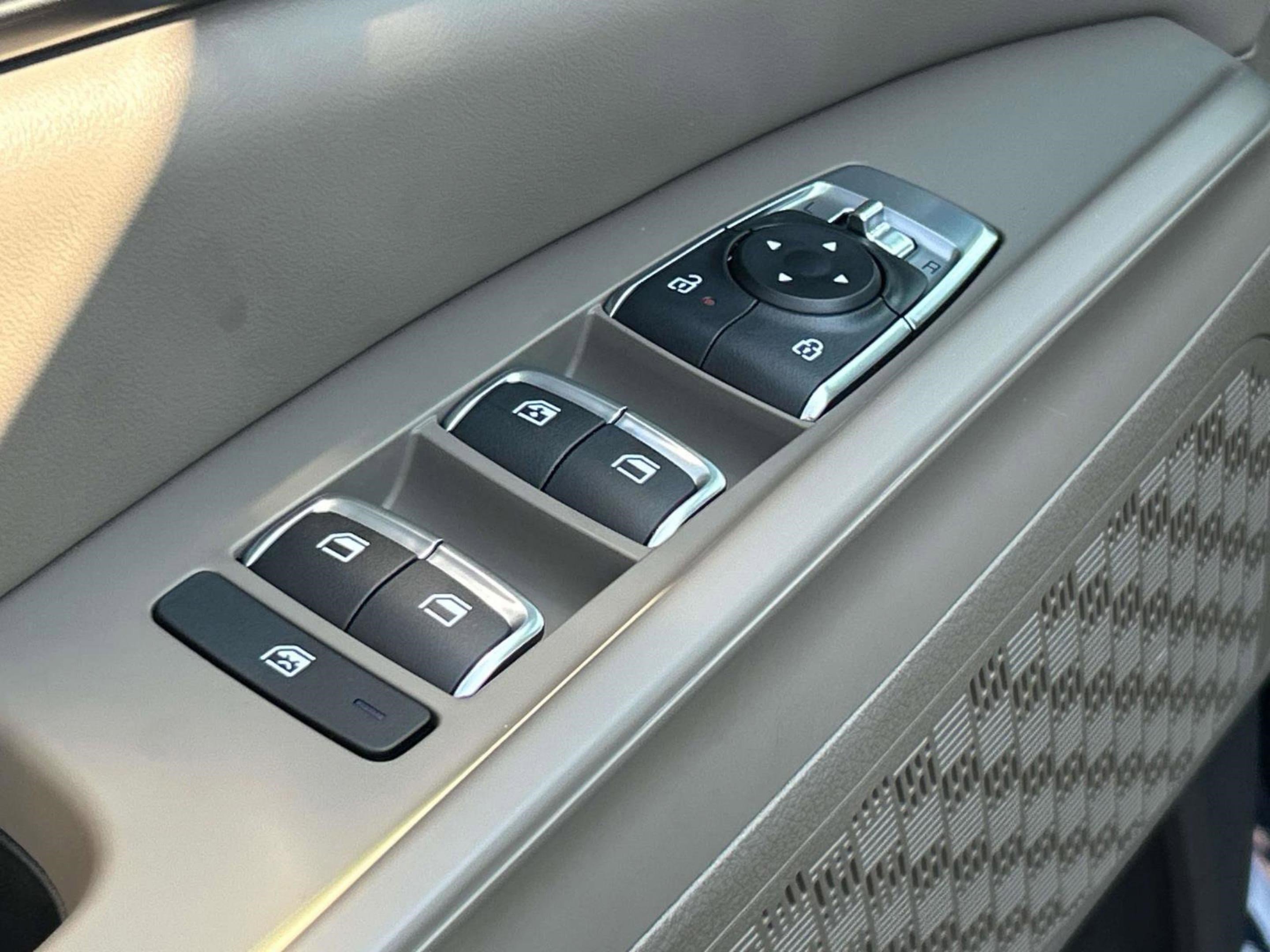 2026 Kia Carnival LX photo 19