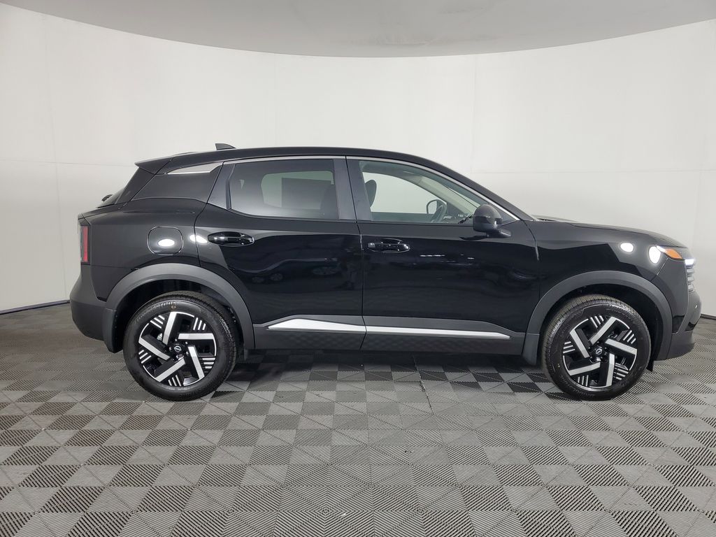 2025 Nissan Kicks SV photo 3