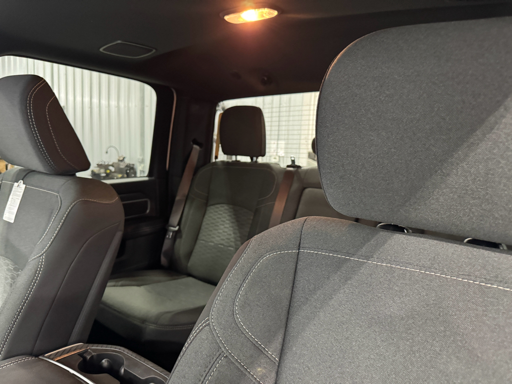 2025 Ram 3500 Big Horn photo 6
